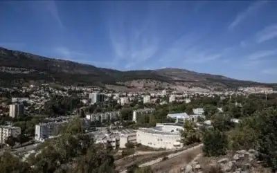 فتح المدارس لإيواء النازحين من جنوب