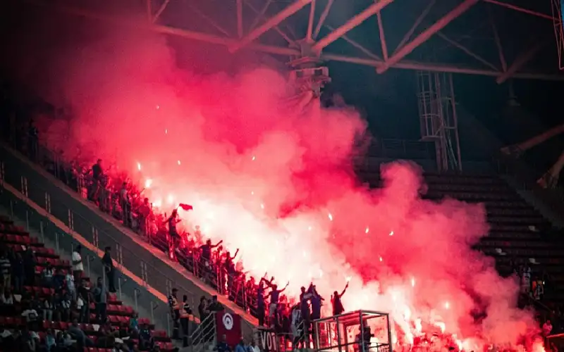 بعد أحداث الشغب.. إصابة حارس الاتحاد