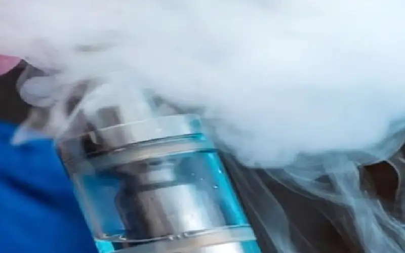 دراسة: التدخين الإلكتروني يؤثر على التحصيل