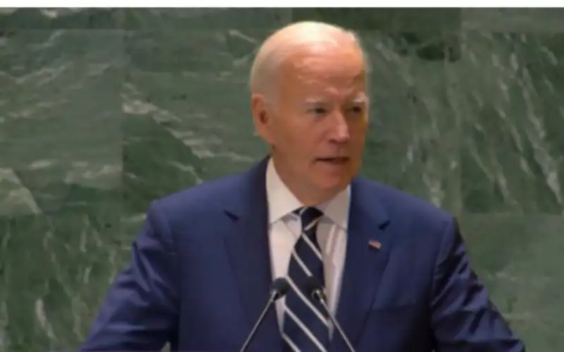 بايدن يحذر من حرب شاملة في