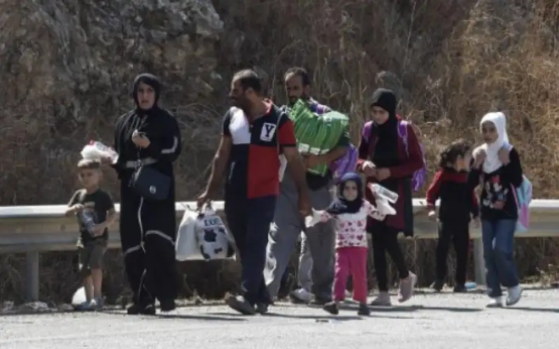 تمديد إقفال المدارس والجامعات في لبنان