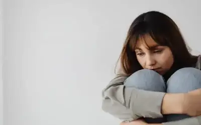 أضرار كثرة التفكير على الدماغ وطرق