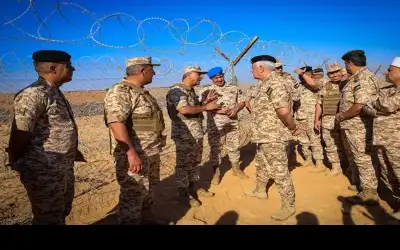 الحنيطي يتفقد سياجا يقام على طول