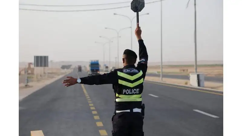 تدهور وتصادم واحتراق شاحنة وضبط مخالفات..