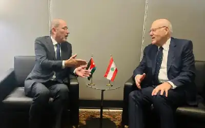 وزير الخارجية يؤكد لميقاتي موقف الأردن