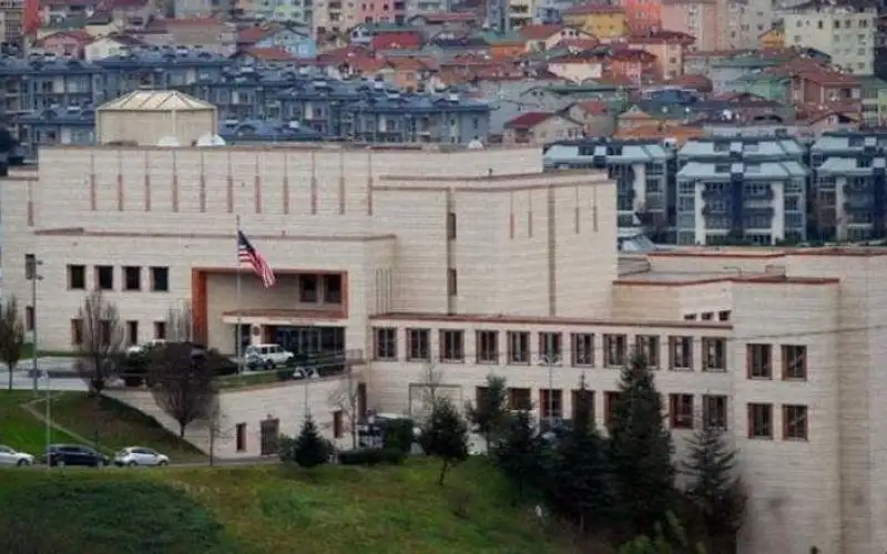 الجيش اللبناني يفرض طوقا أمنيا حول