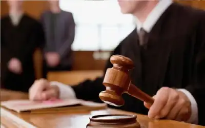 قصة غريبة لمراهقة أمريكية.. نامت في