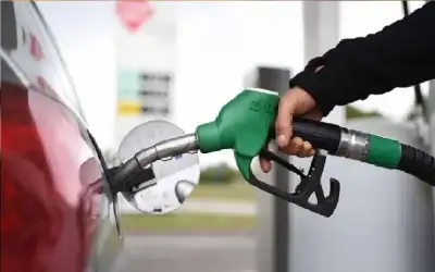 الشوبكي يرجح تخفيض سعر البنزين والديزل