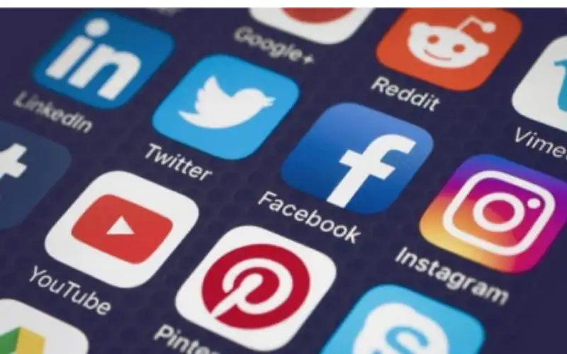 لماذا ندمن مواقع التواصل ورؤية ملفاتنا