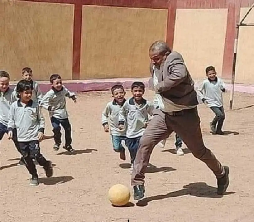 مدير مدرسة بالجيزة يتصدر محركات البحث