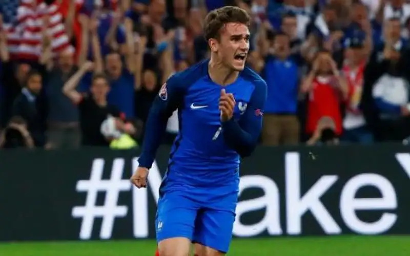 رسميا .. جريزمان يعلق حذاءه الدولي