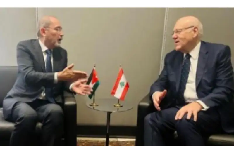 الصفدي لميقاتي: توجيهات ملكية بتقديم كل