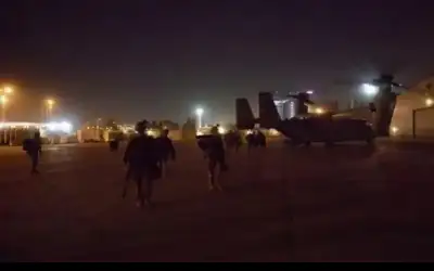 قصف صاروخي على قاعدة فيكتوريا الأمريكية