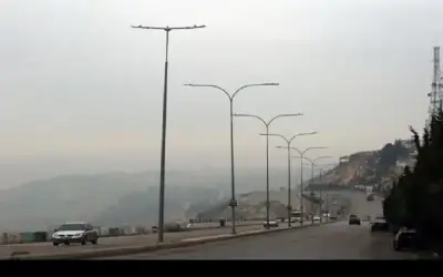 تساقط رذاذ مطري على معظم الطرق