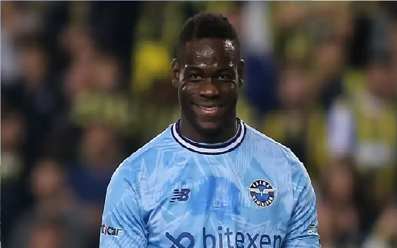 ناد درجة ثالثة يرغب في ضم