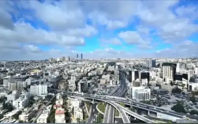 اجواء لطيفة في المرتفعات والسهول ومعتدل