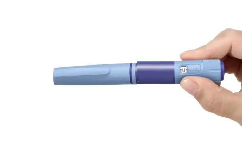 اشترت حقن تنحيف من الإنترنت.. فكادت