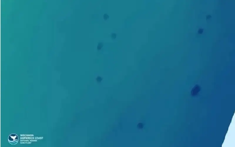 لغز جديد.. اكتشاف حفر غامضة في