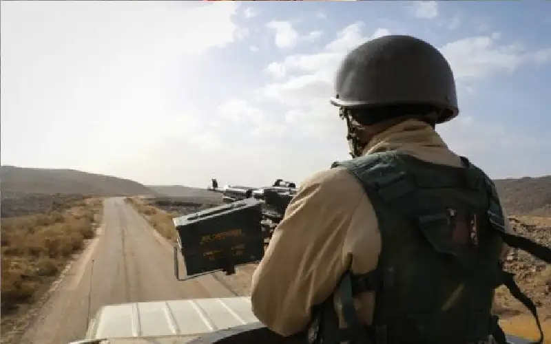 الجيش يحبط محاولة تسلل وتهريب مخدرات