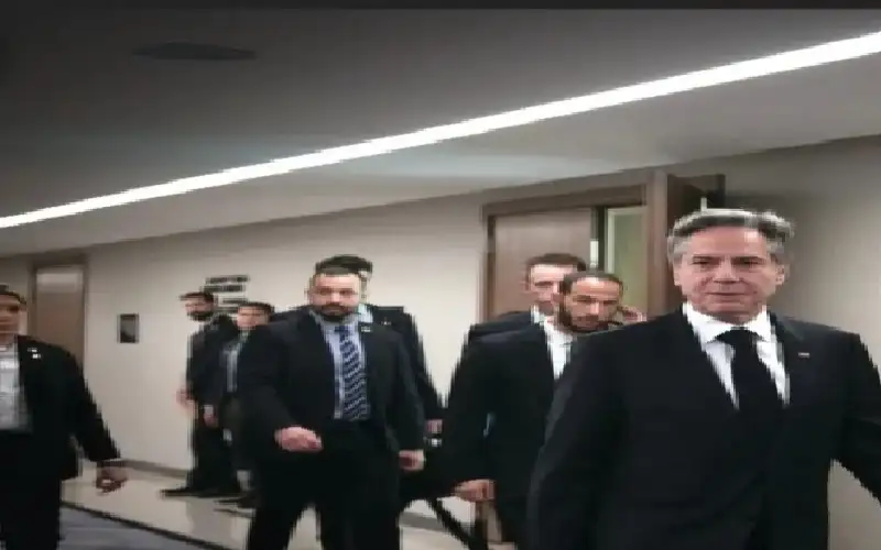 بلينكن زاعما: نعمل لإيجاد حل دبلوماسي