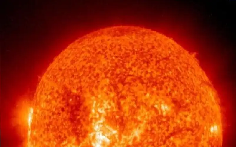 عاصفة مغناطيسية شديدة تضرب الأرض غدا..