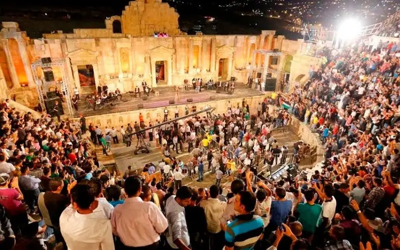 مهرجان جرش.. إرث كبير وتظاهرة إجتماعية