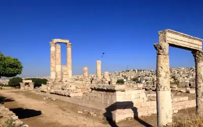 أجواء حارة بوجه عام ومعتدلة فوق