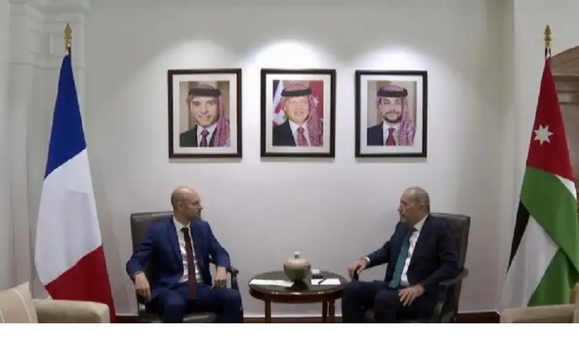 الصفدي ونظيره الفرنسي: ضرورة وقف إطلاق