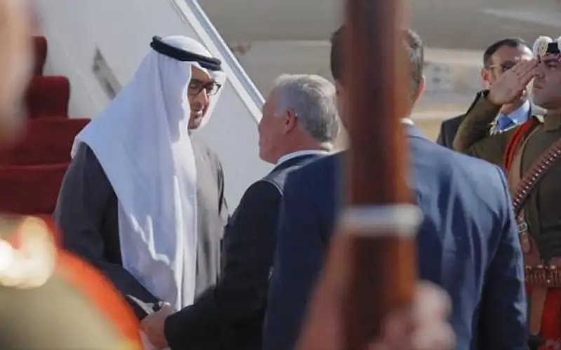 الملك: يسعدني دوما الترحيب بالشيخ محمد