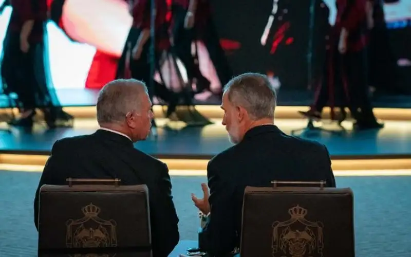 ملك إسبانيا يغادر الأردن