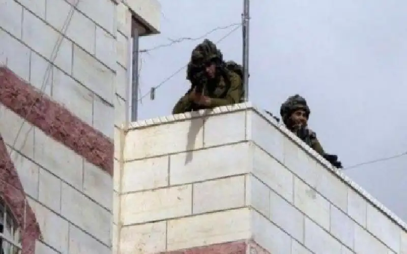 الاحتلال يحول منزلا لثكنة عسكرية غرب