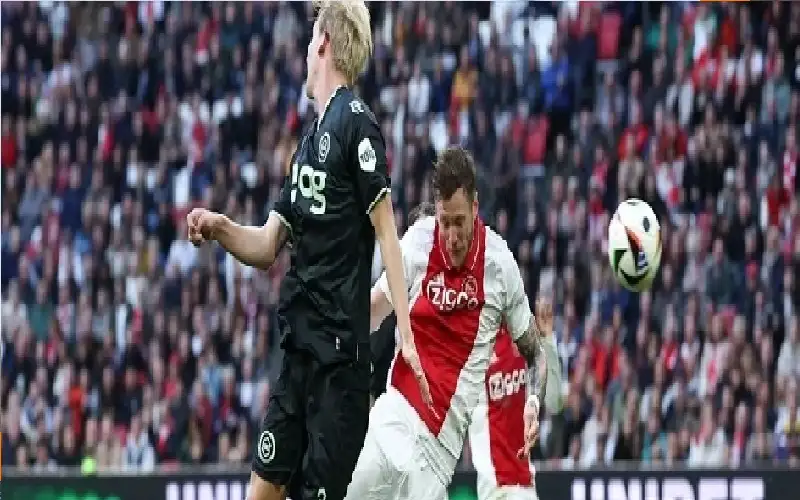 بثلاثية.. أياكس يقضي على غرونينغن