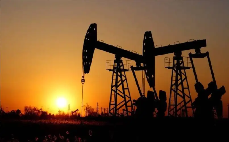 النفط يرتفع من جديد.. وبرنت يحوم