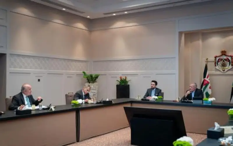 الملك يتابع تنفيذ برنامج تدريب المعلمين