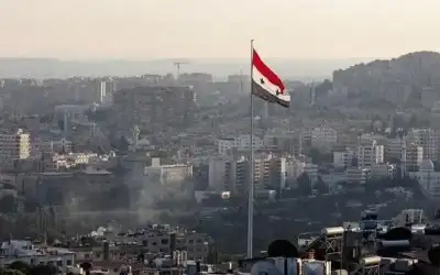 قصف جوي يستهدف منطقة المزة وسط