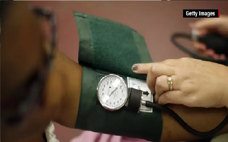 وضعية الذراع تفسد قياس ضغط الدم