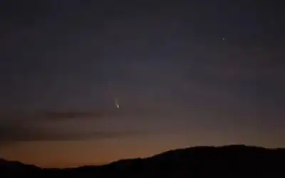 نادر وساطع .. مذنب يقترب من