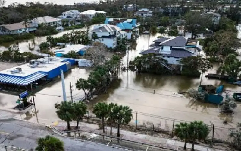 إعصار ميلتون يضرب فلوريدا ويتسبب بمصرع