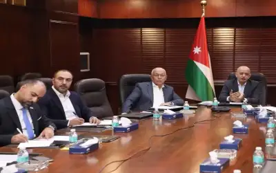 إقامة مهرجان سنوي للتسوق في عمان