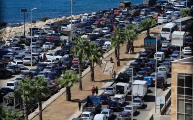 قرابة نصف مليون شخص غادروا لبنان