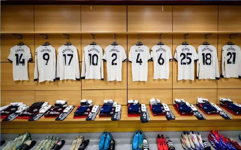 فضيحة في الدوري الإنجليزي.. التنصت على