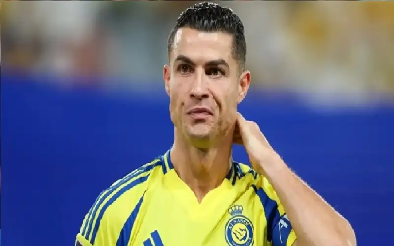 اعتذر بعدها.. كريستيانو للحكم مارتينيز: نحن