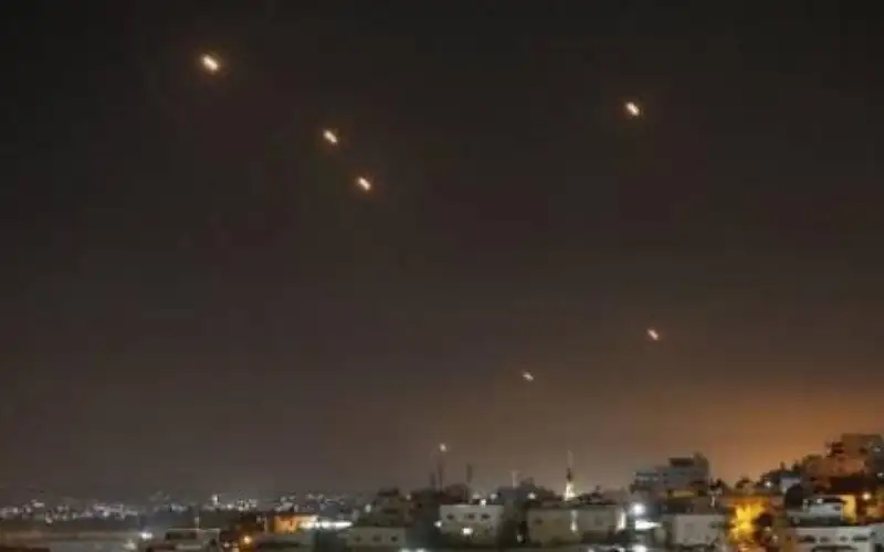 إيران تبلغ واشنطن ودول الشرق الأوسط