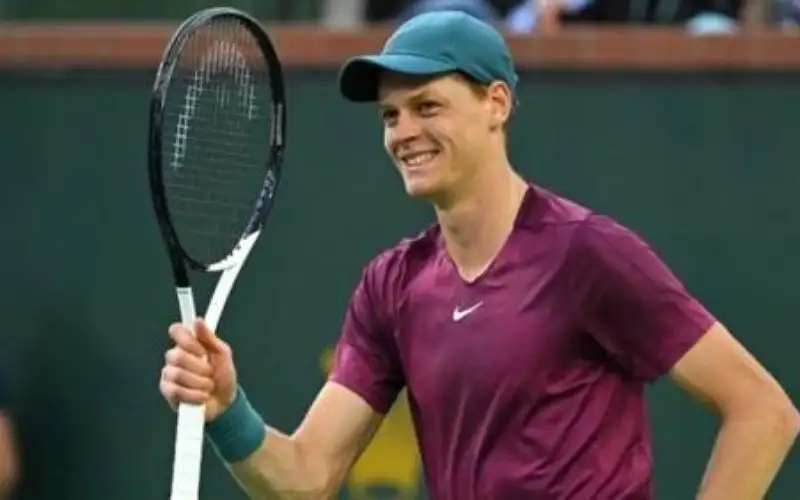 سينر يضمن إنهاء العام في صدارة