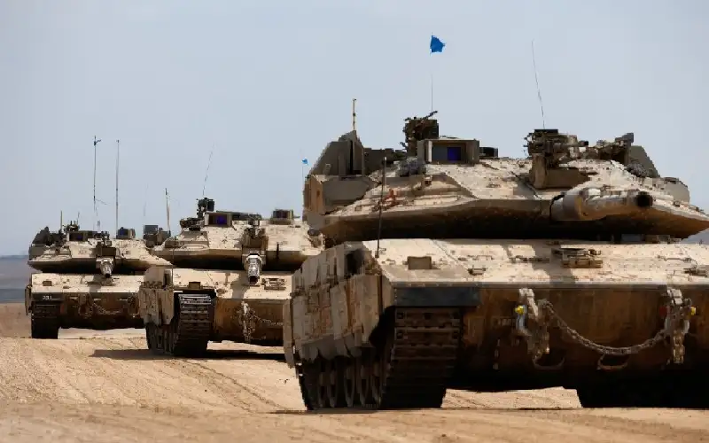 دبابات إسرائيلية توسع التوغل في شمال
