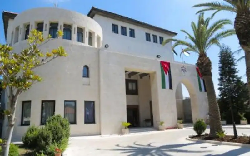 حسان يلتقي نواب الجنوب في رئاسة