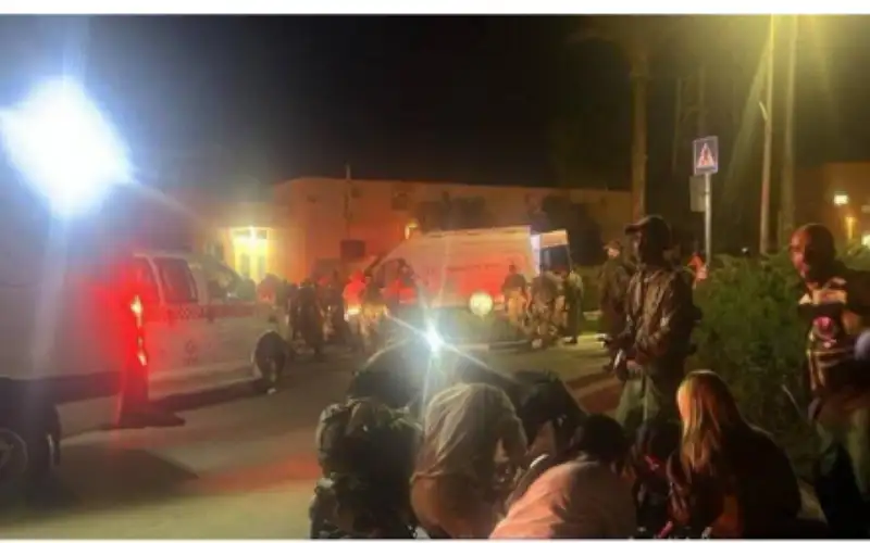 حزب الله يعلق على استهداف معسكر