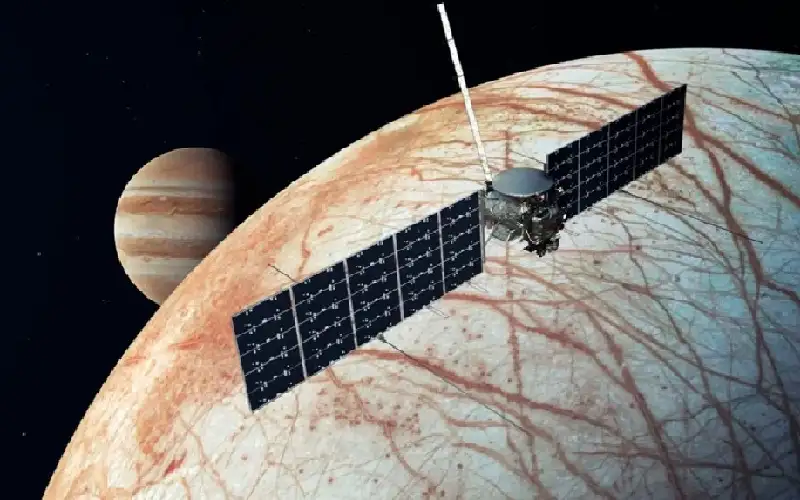 بحثا عن حياة.. ناسا تطلق مركبة