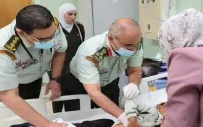 إجلاء طفلة من غزة إلى مدينة