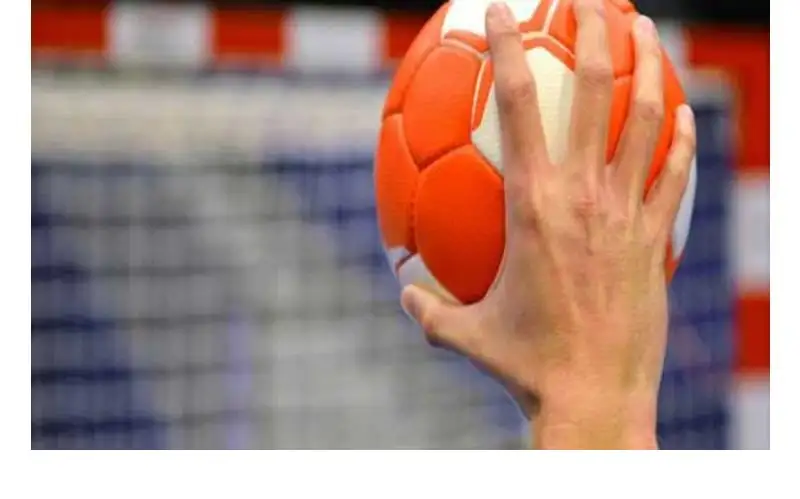 منتخب اليد الشاطئية يبدأ مشاركته في